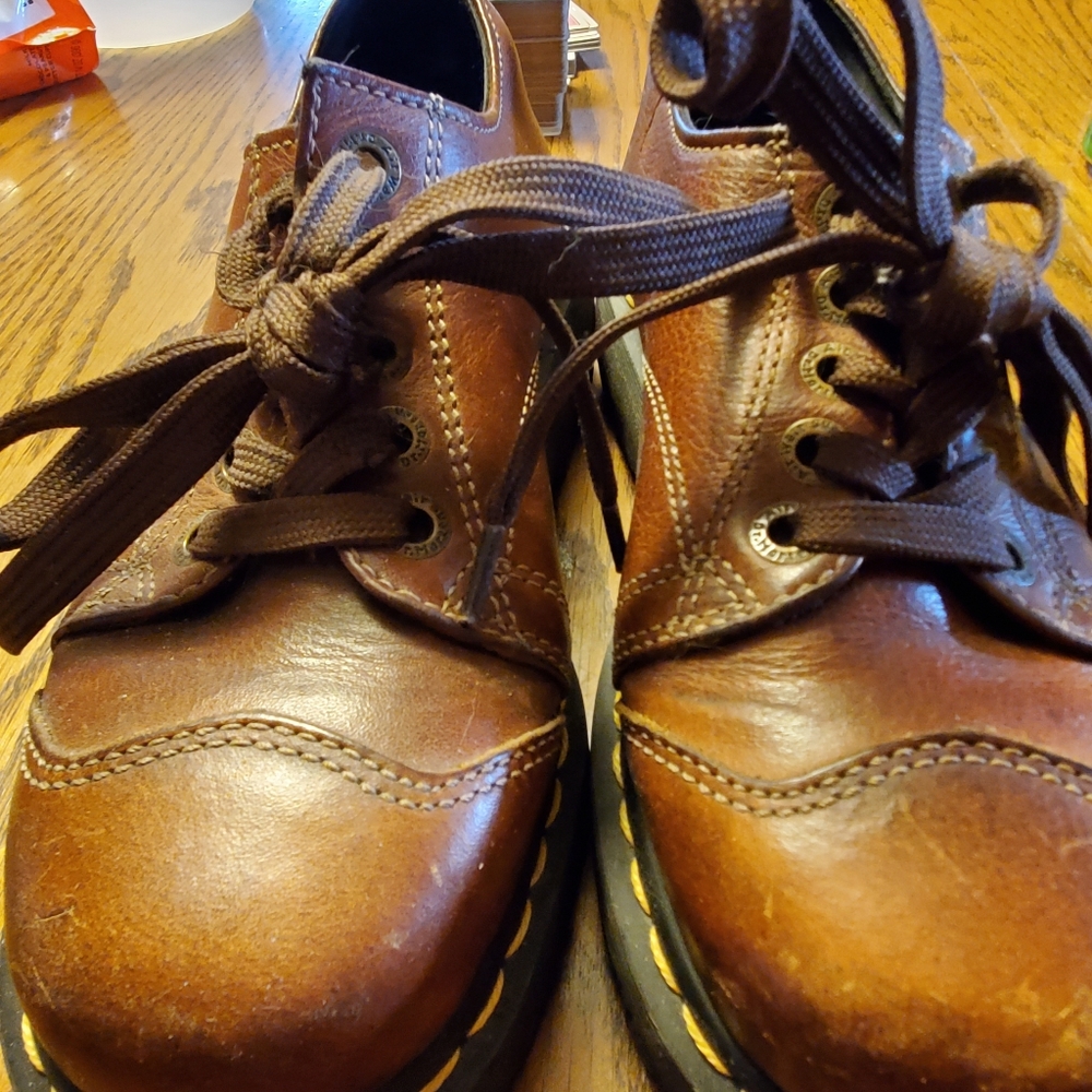 Dr Martens classic, Oxford style